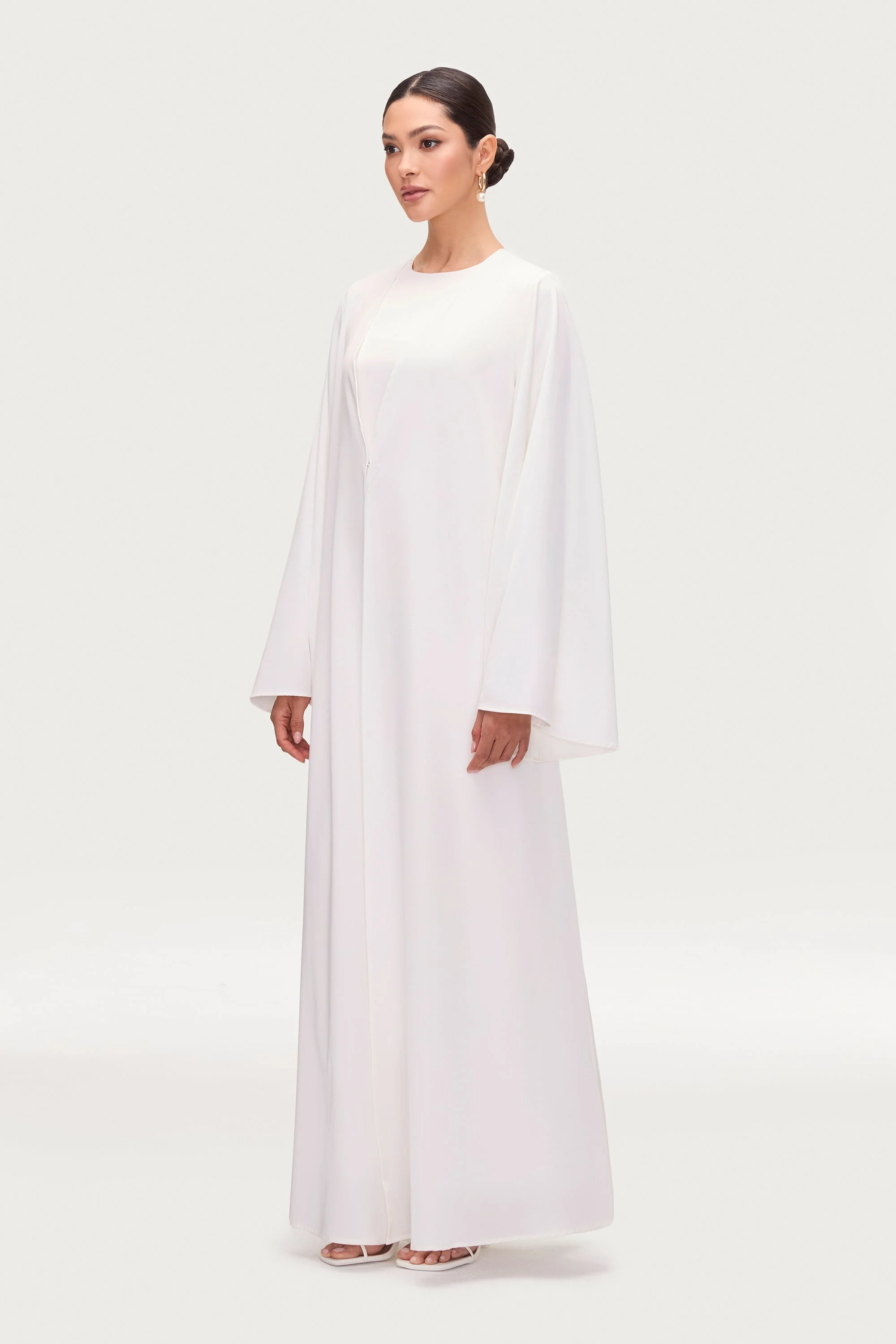 Arwa Flare Sleeve Open Abaya - White - Image 4