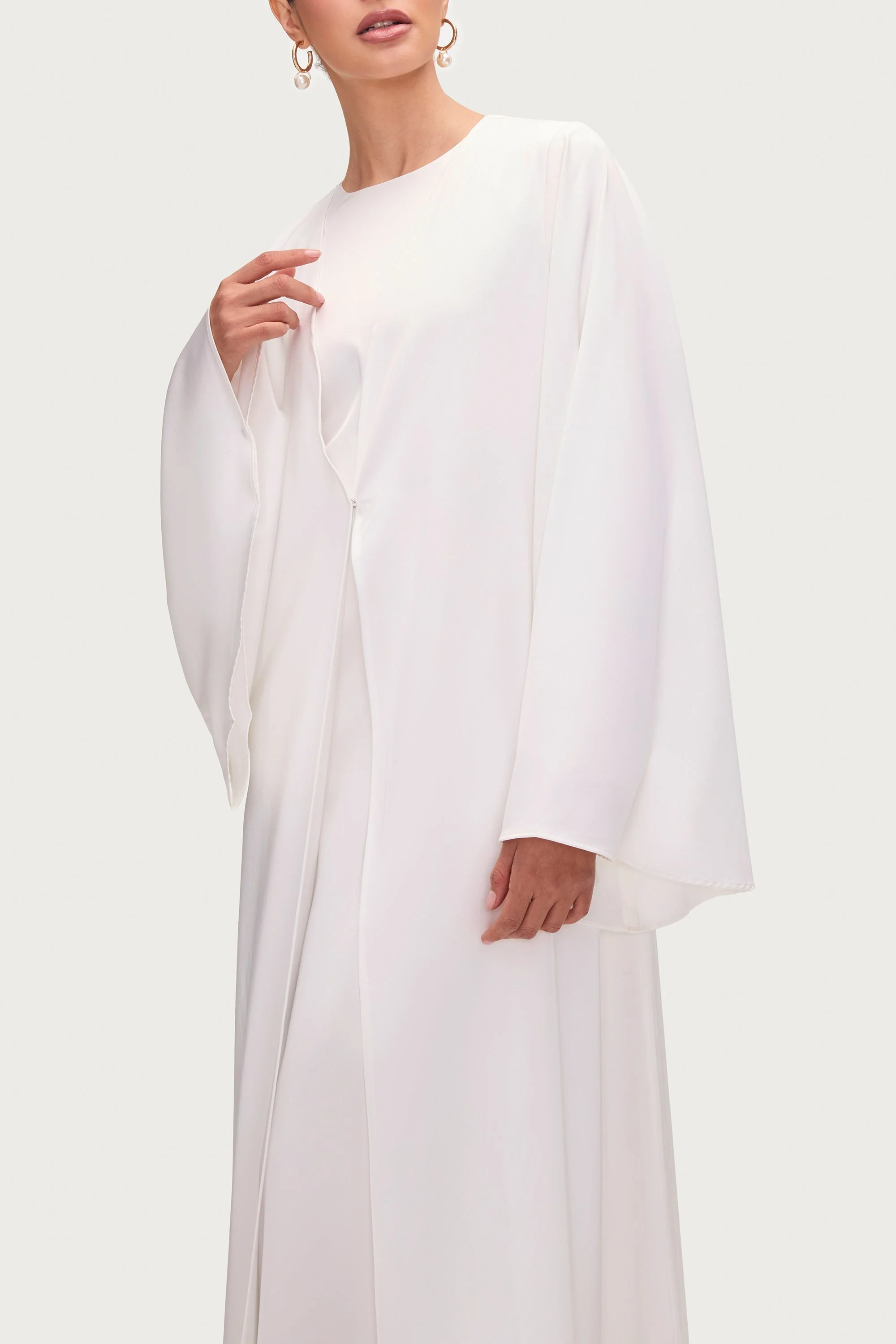 Arwa Flare Sleeve Open Abaya - White - Image 7