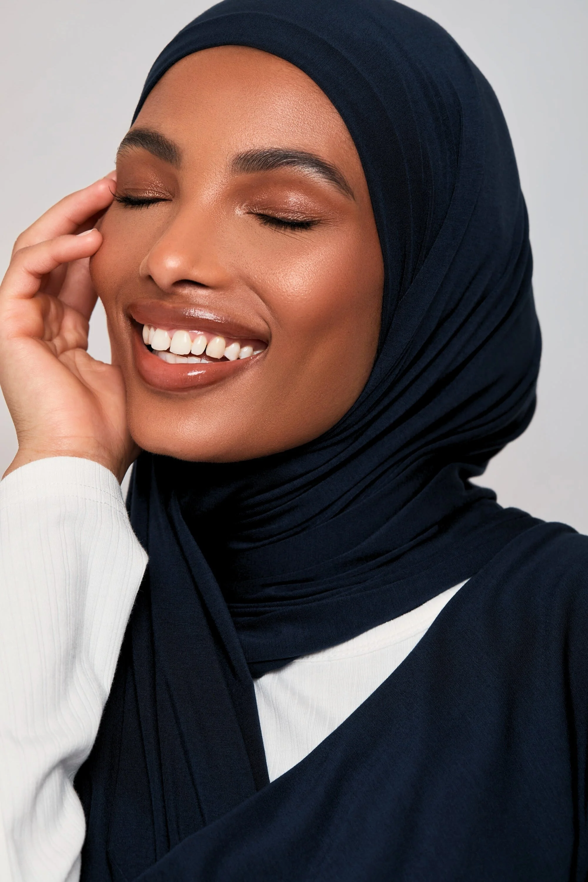 Bamboo Jersey Hijab - Navy - Image 3