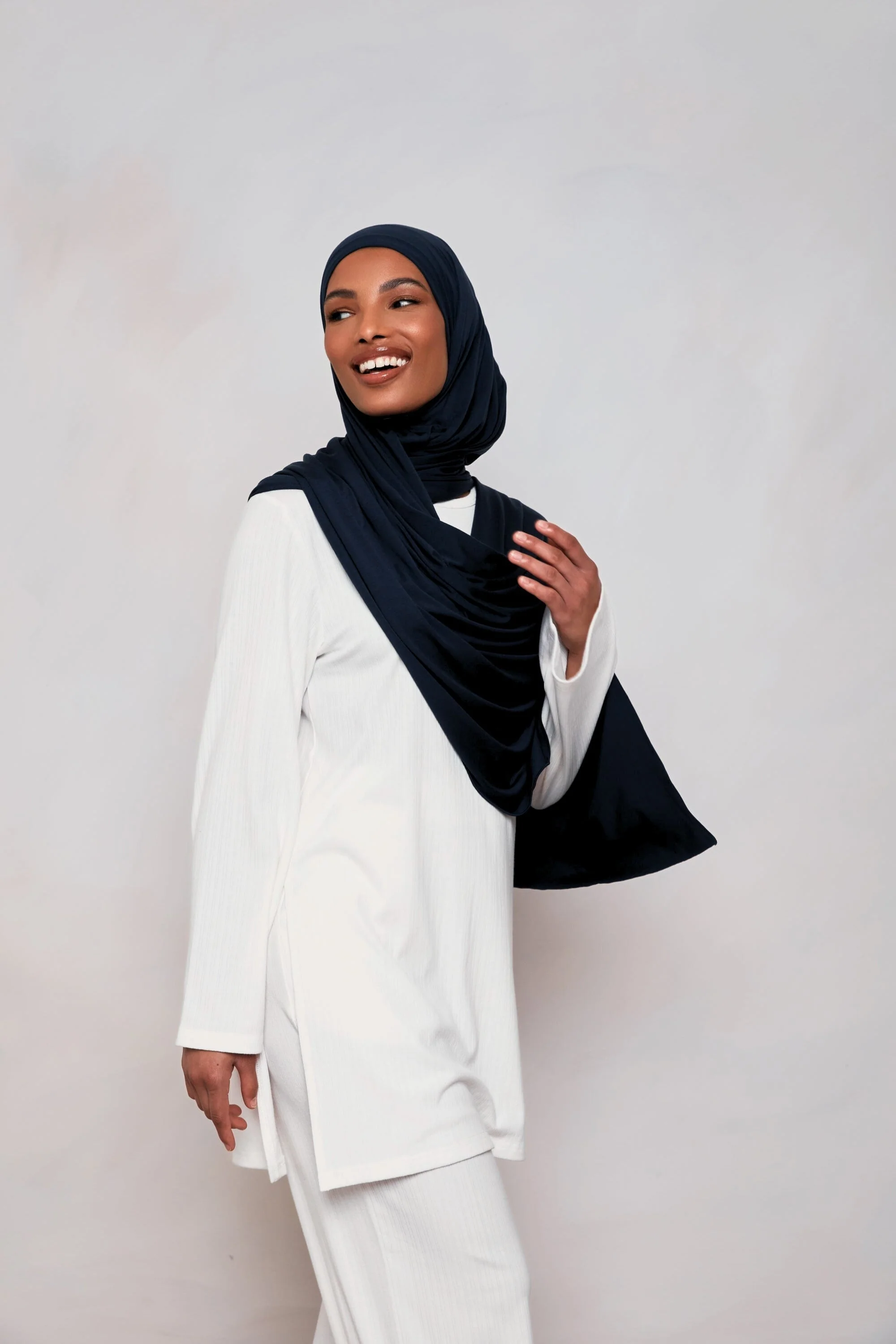 Bamboo Jersey Hijab - Navy - Image 5