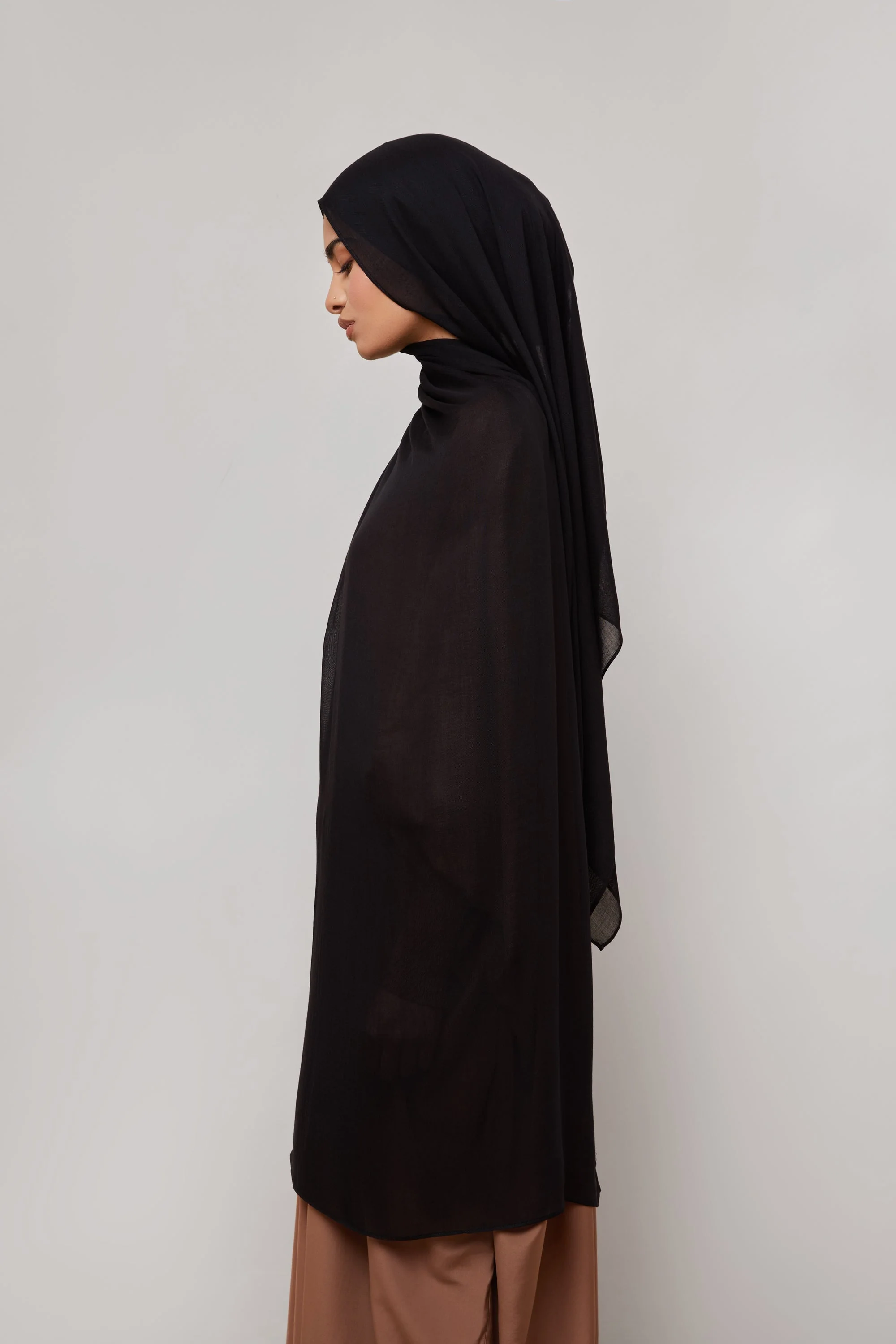 Bamboo Woven Hijab - Black - Image 4