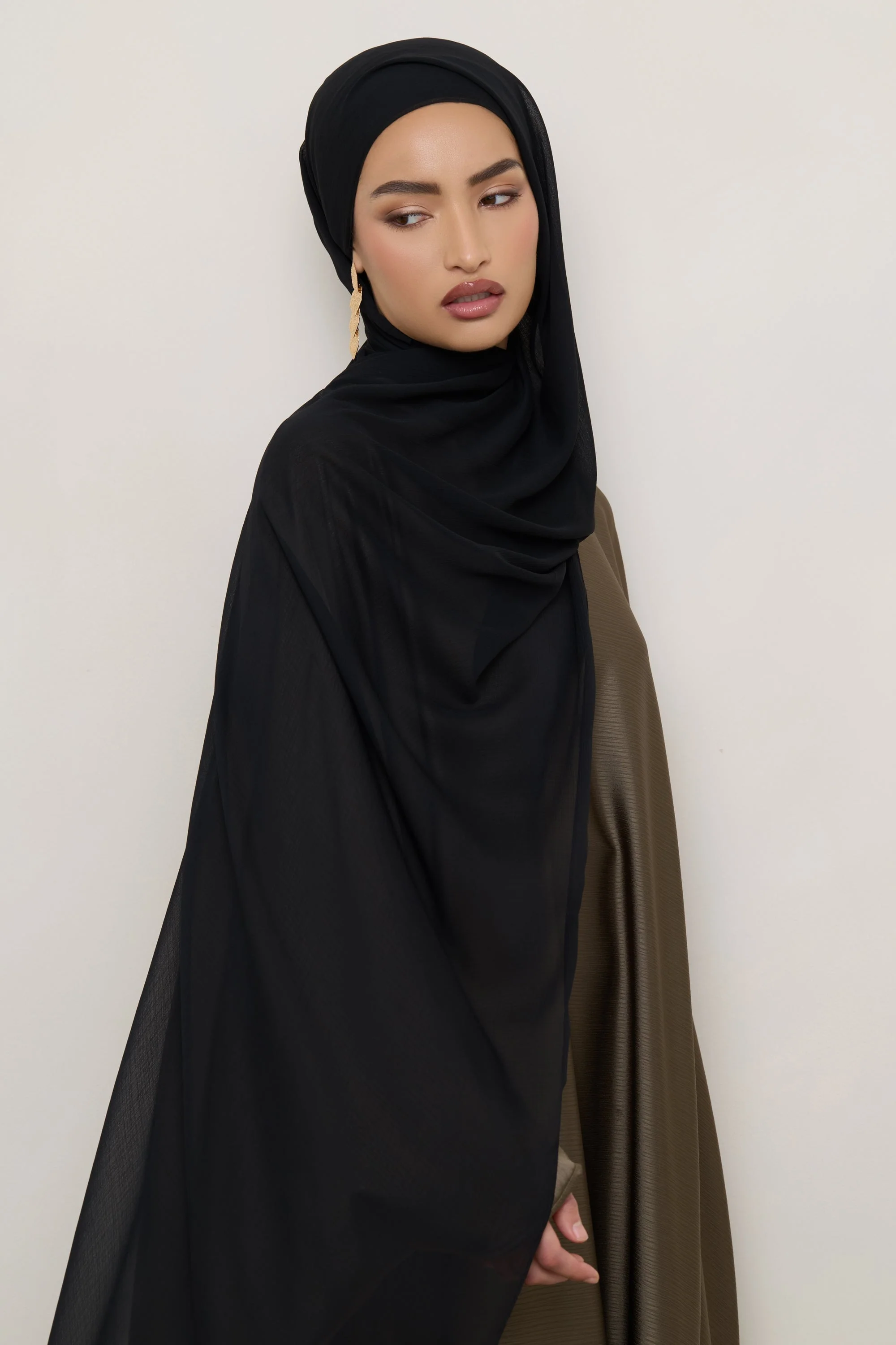Chiffon Crinkle Hijab - Black - Image 2