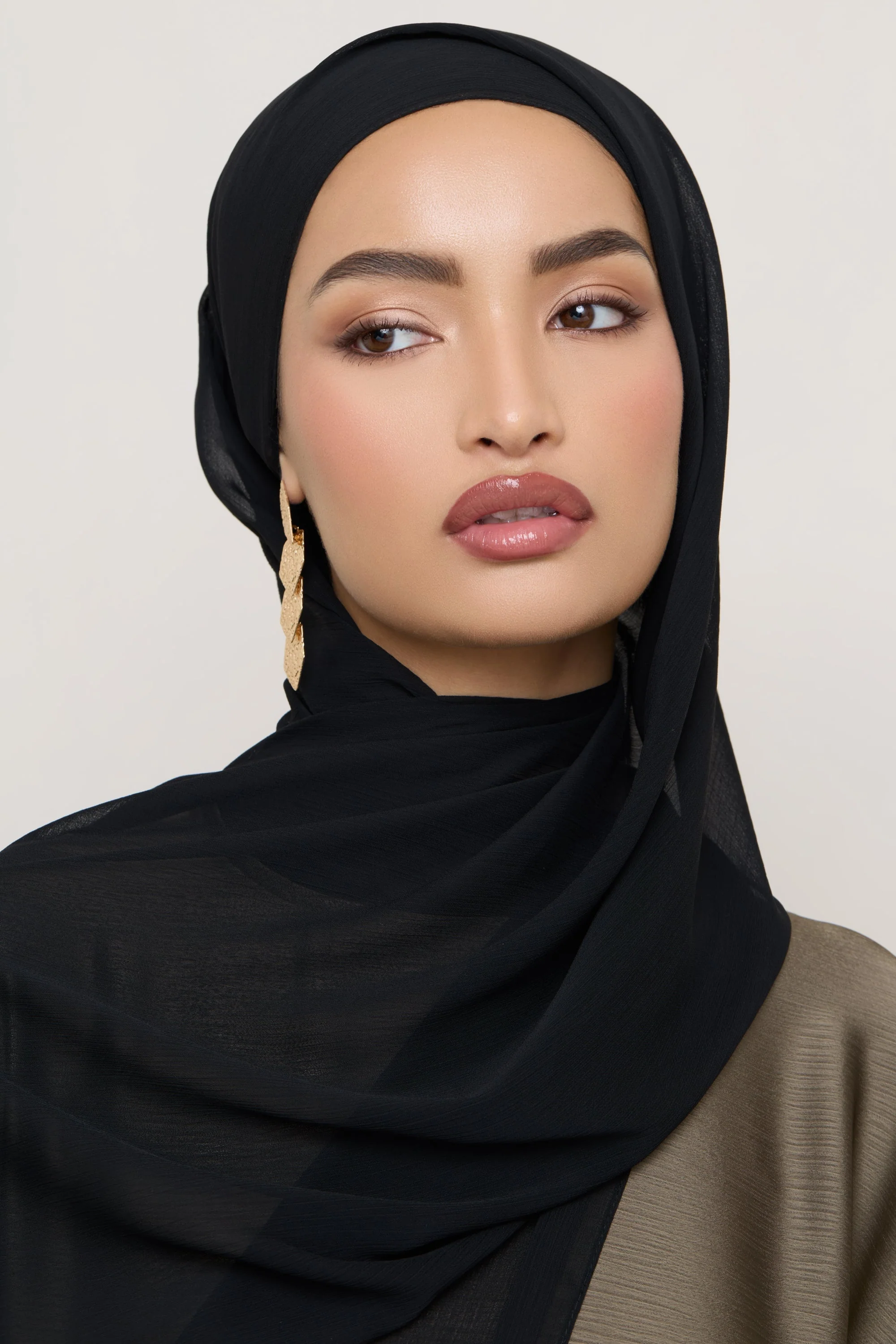 Chiffon Crinkle Hijab - Black - Image 3