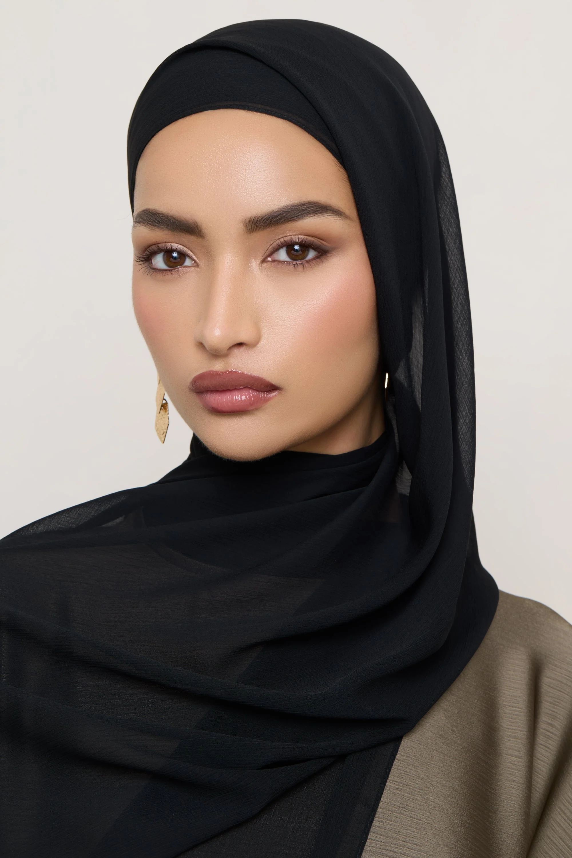 Chiffon Crinkle Hijab - Black - Image 4