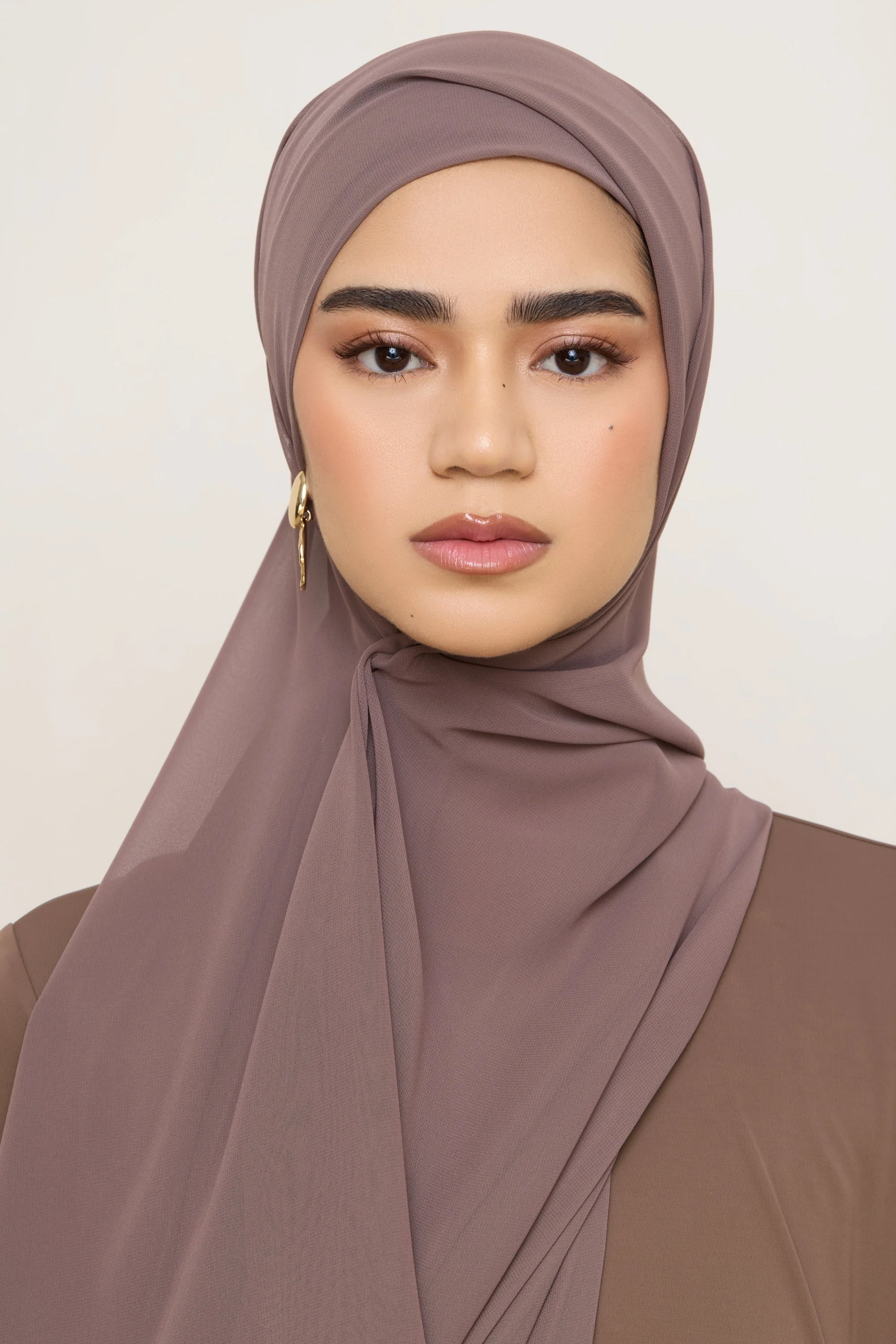 Chiffon LITE Hijab - Peppercorn - Image 2