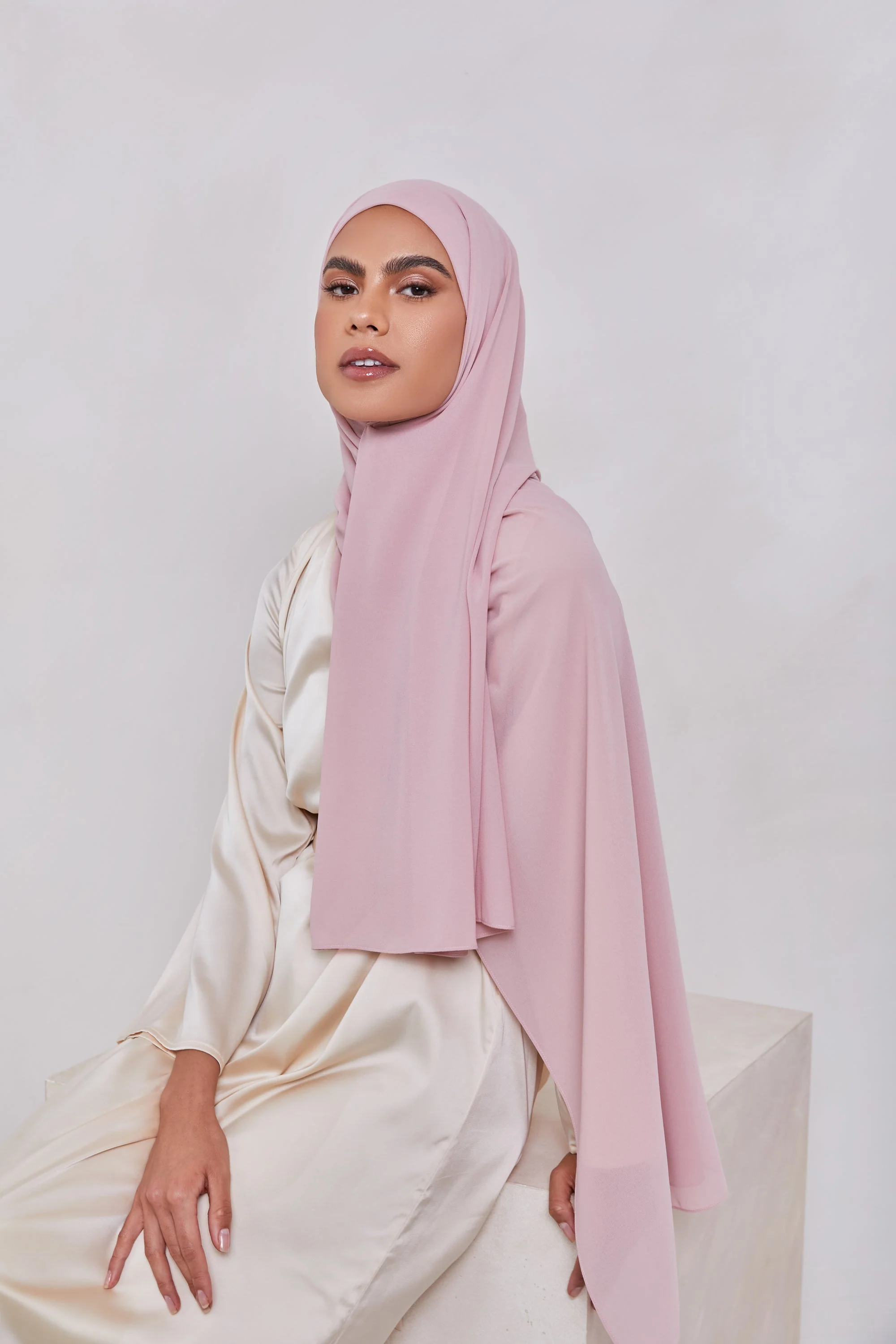 Essential Chiffon Hijab - Dusty Pink - Image 2