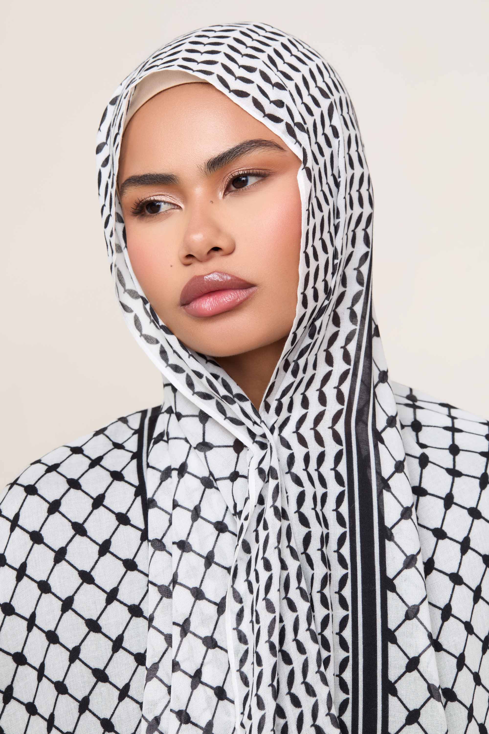 Keffiyeh Modal Hijab - Black - Image 4
