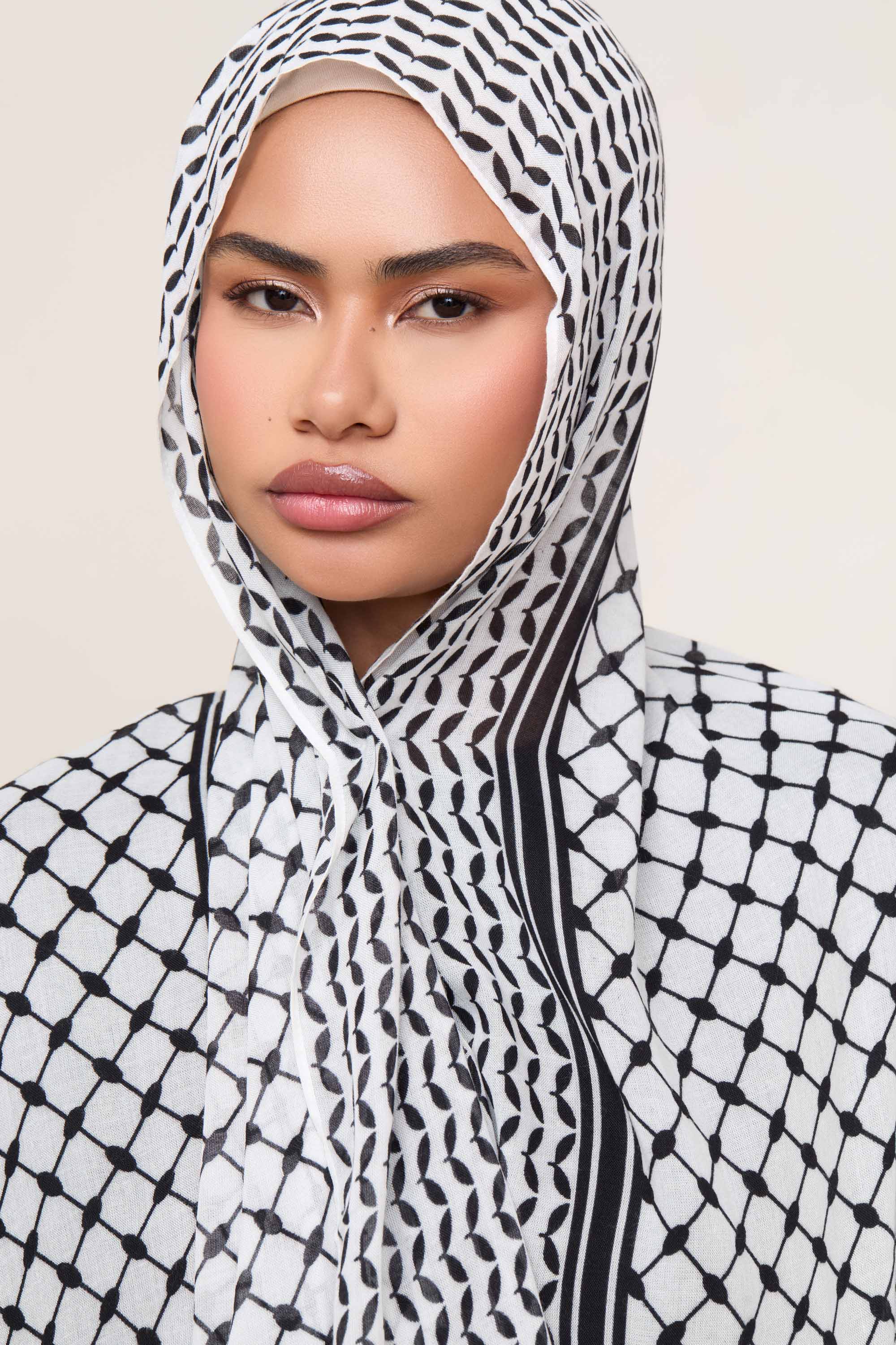 Keffiyeh Modal Hijab - Black - Image 5