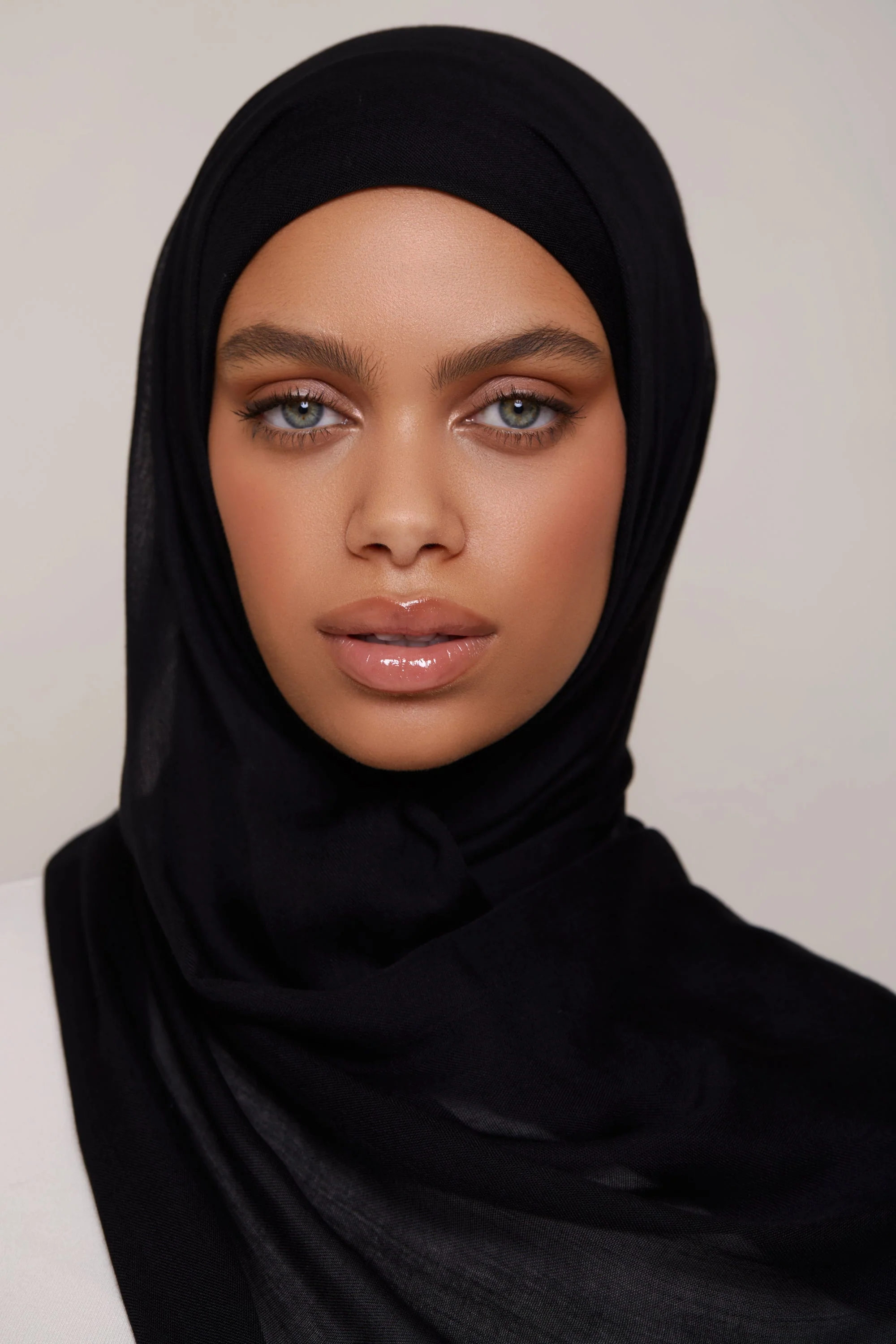 Modal Hijab - Black - Image 6