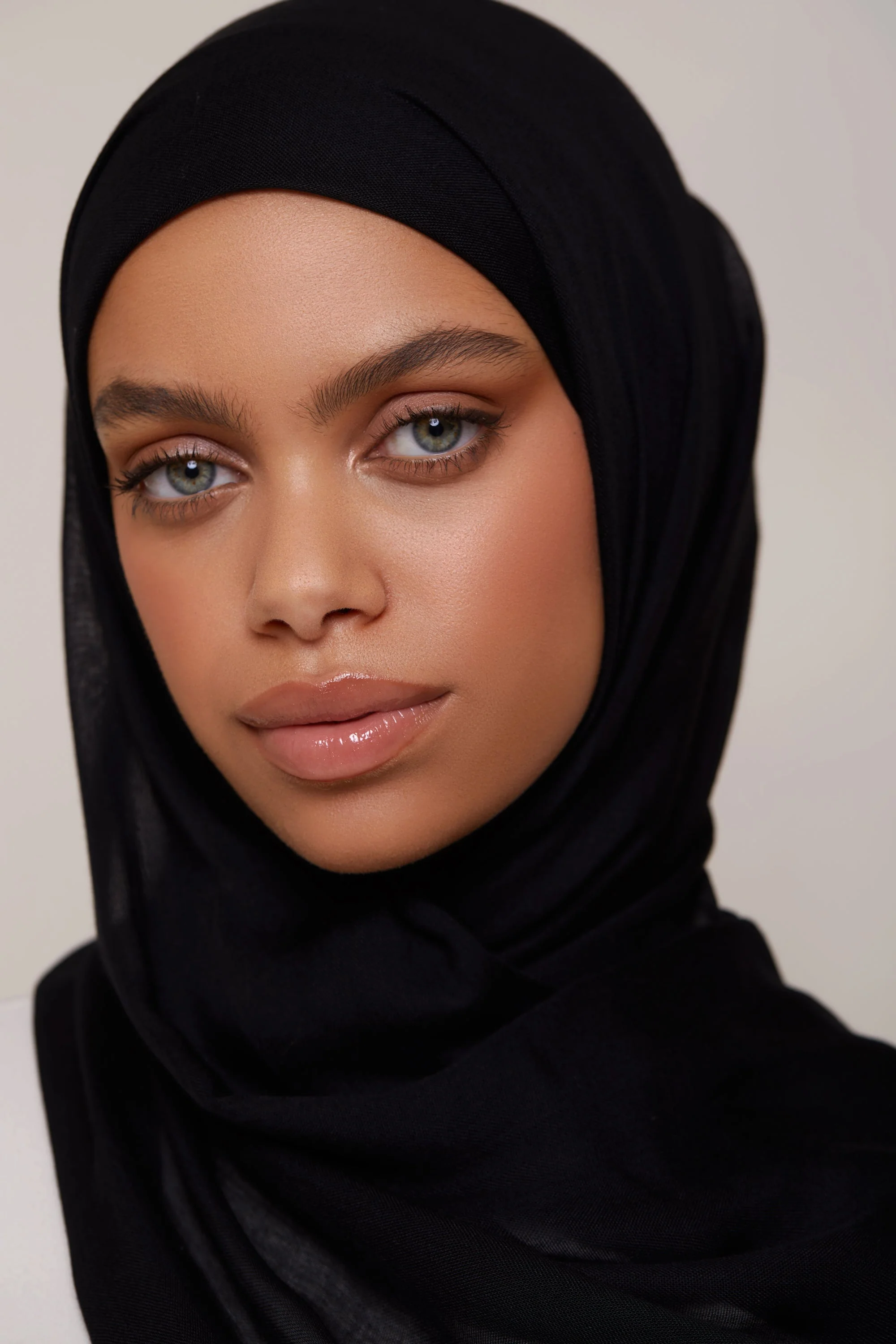 Modal Hijab - Black - Image 7
