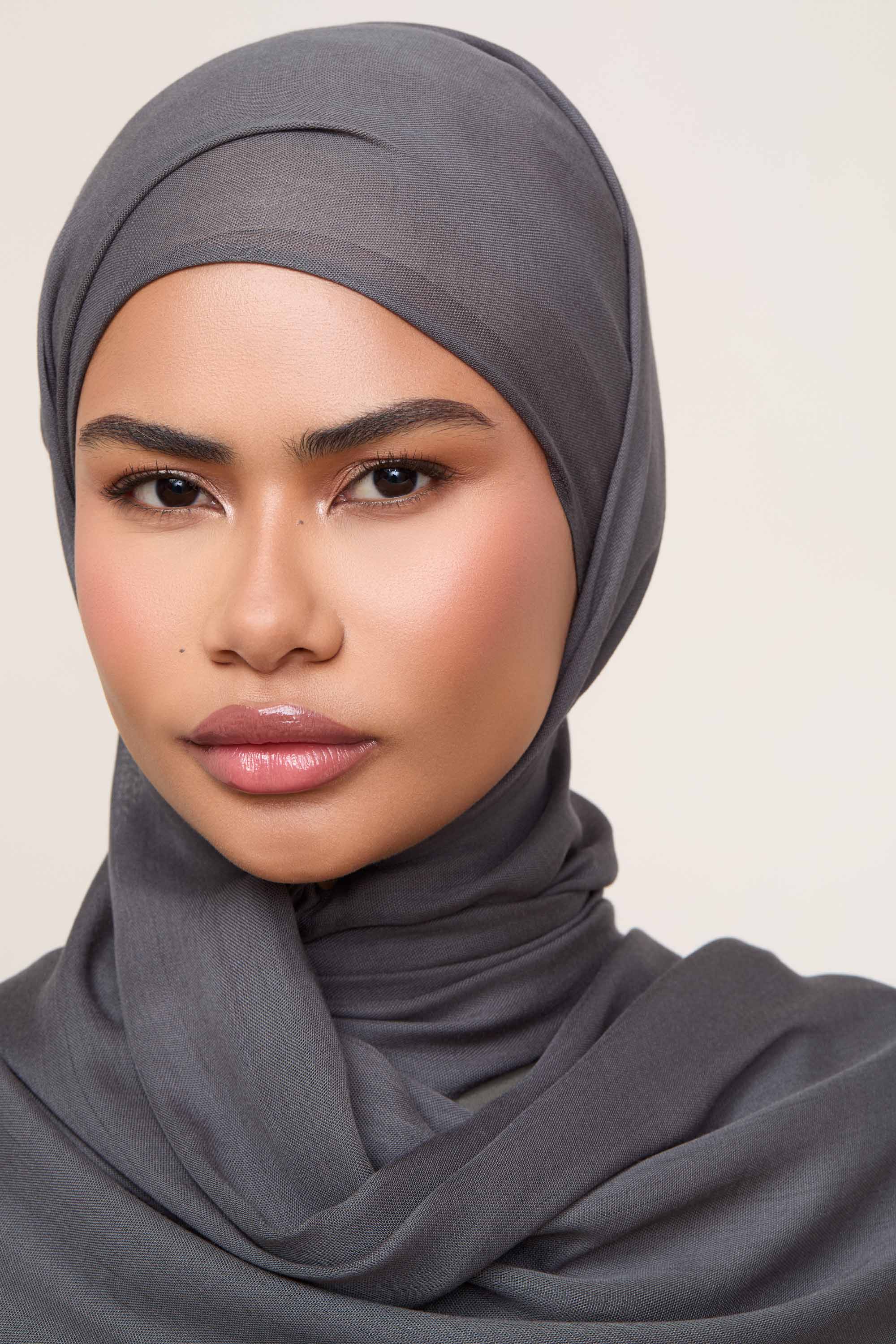 Modal Hijab - Iron - Image 2