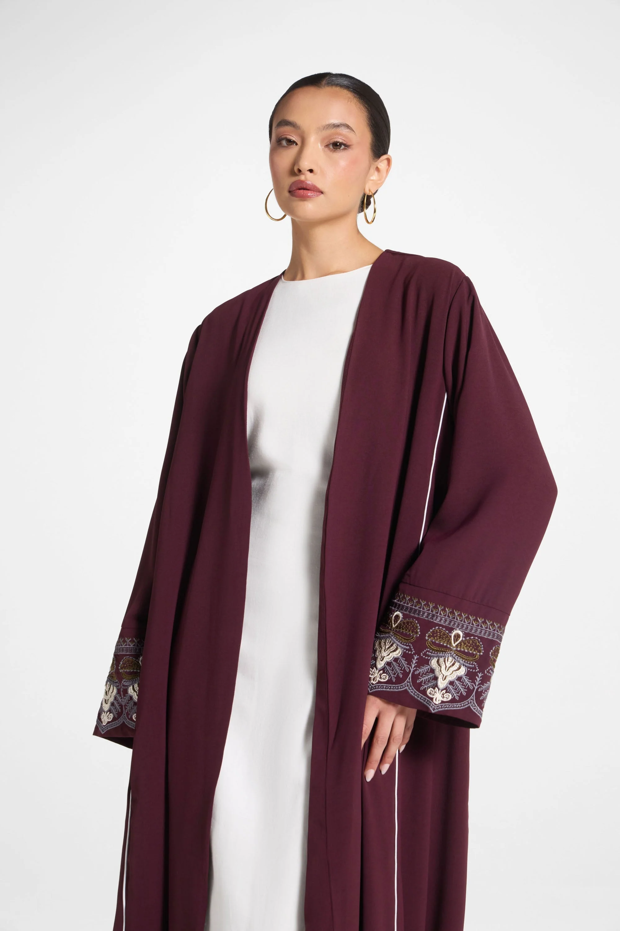 Omaya Embroidered Open Abaya - Image 3