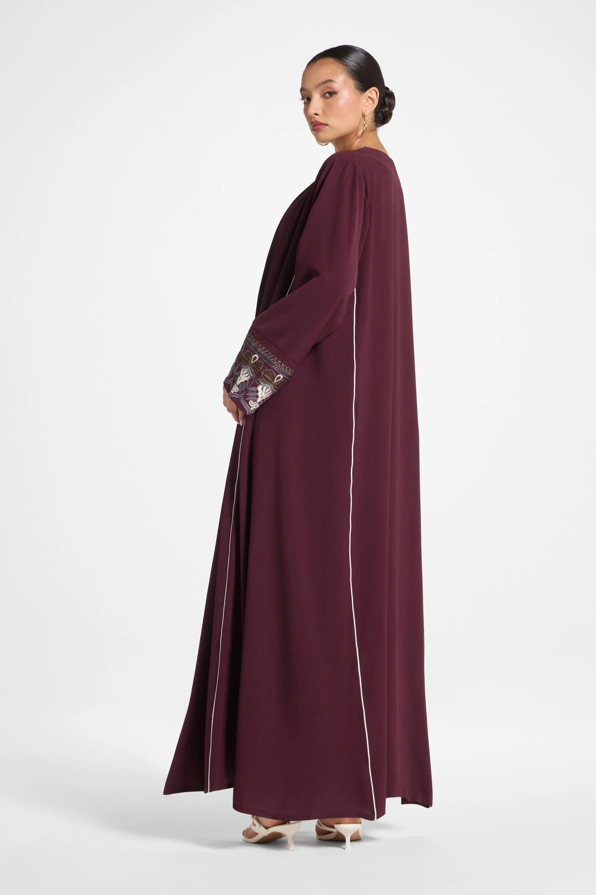 Omaya Embroidered Open Abaya - Image 4