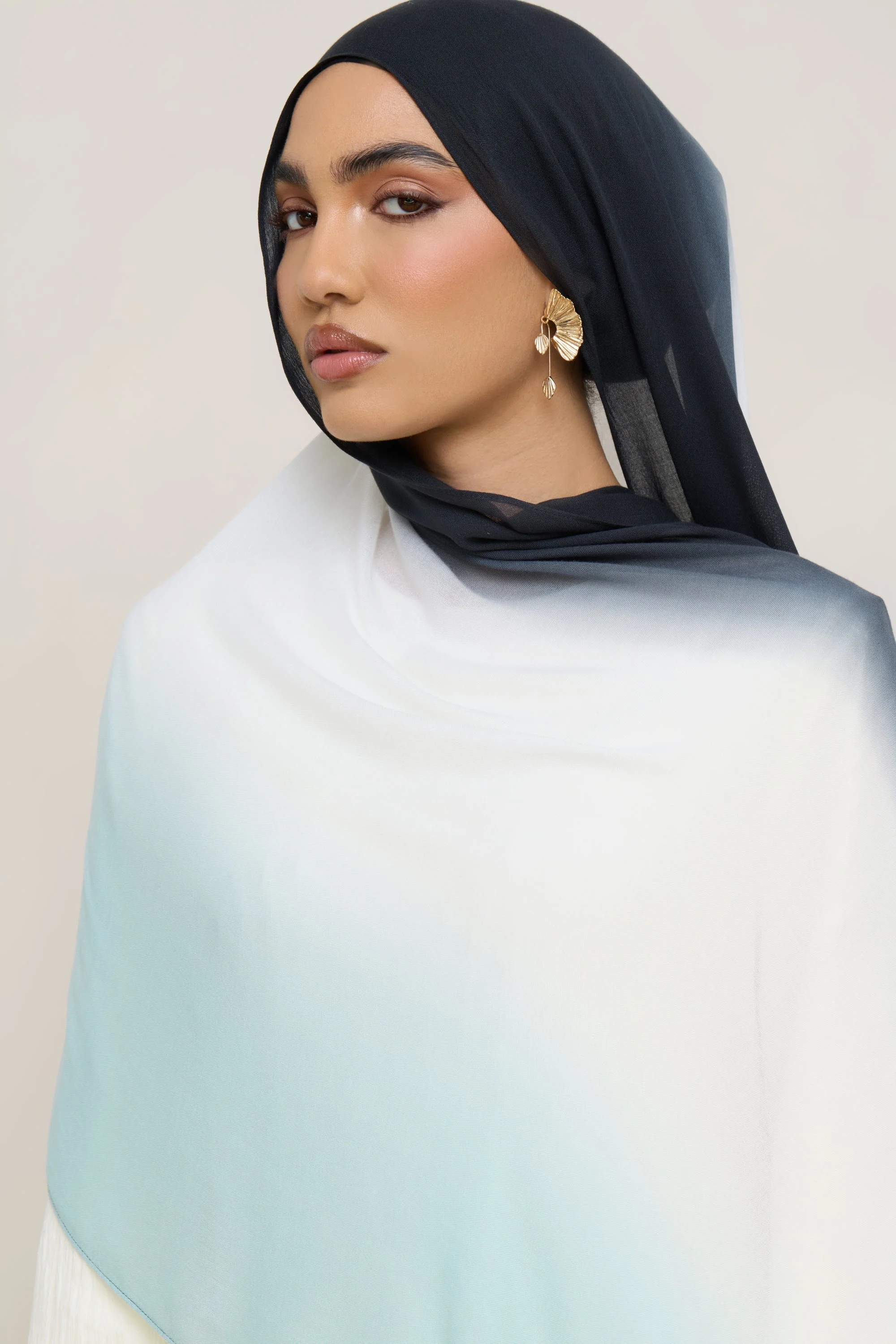Ombre Modal Hijab - Aquatic Noir - Image 12
