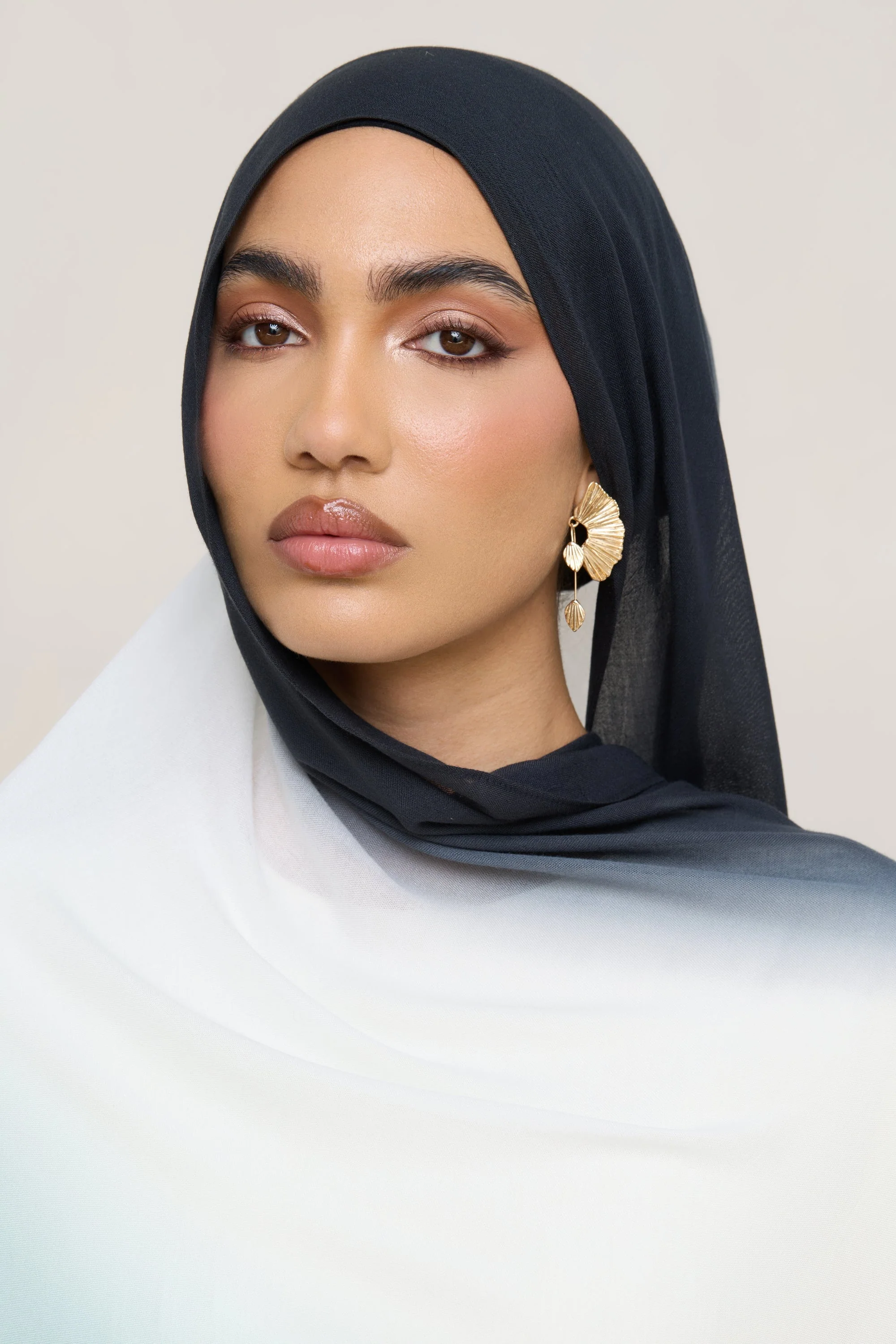 Ombre Modal Hijab - Aquatic Noir - Image 6