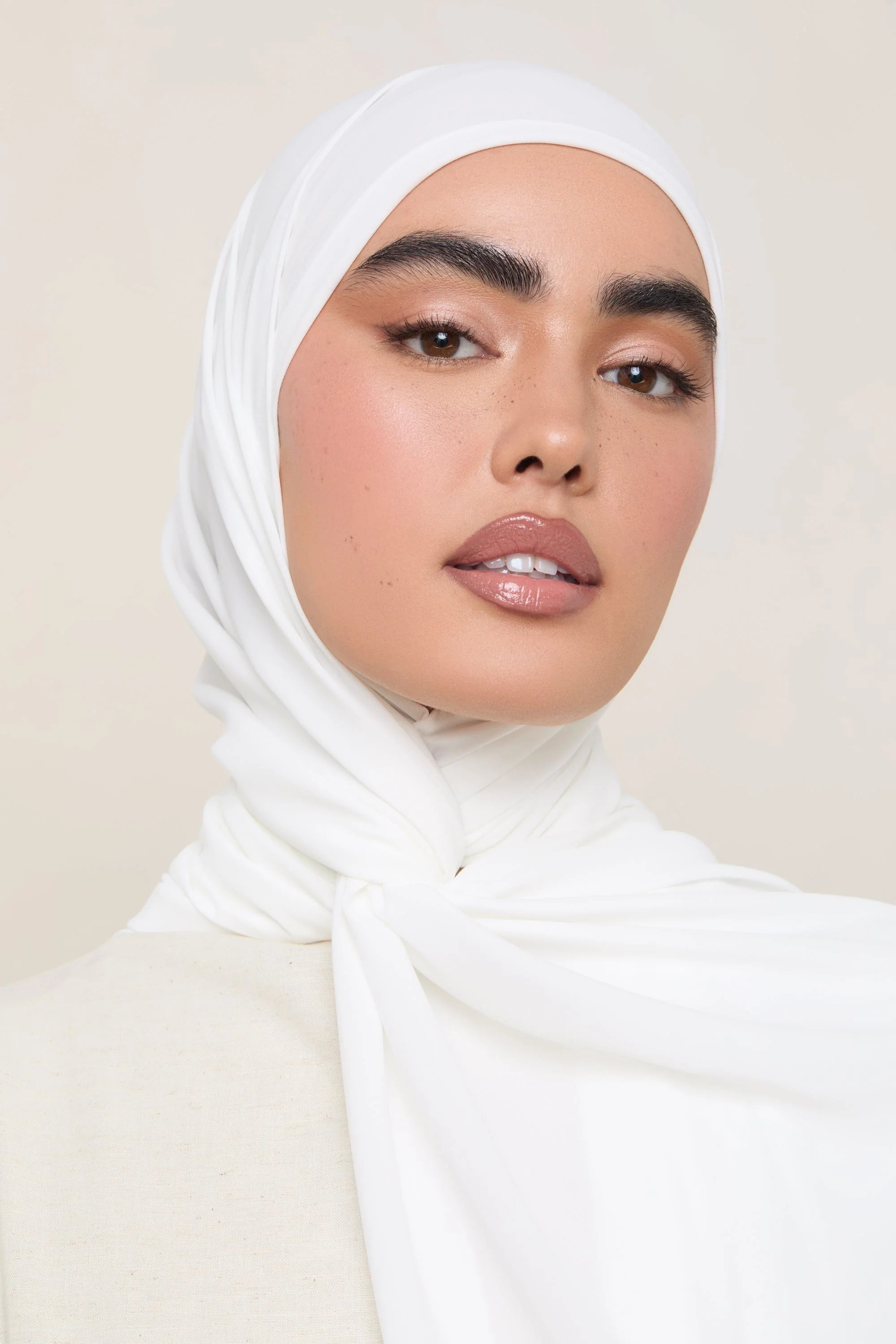 Premium Chiffon Hijab - White - Image 2