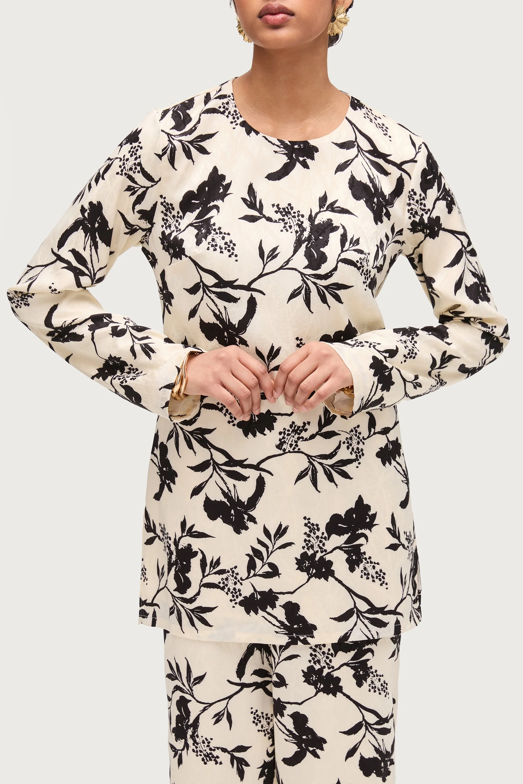 Sana Side Slit Relaxed Top - Floral Print - Image 5