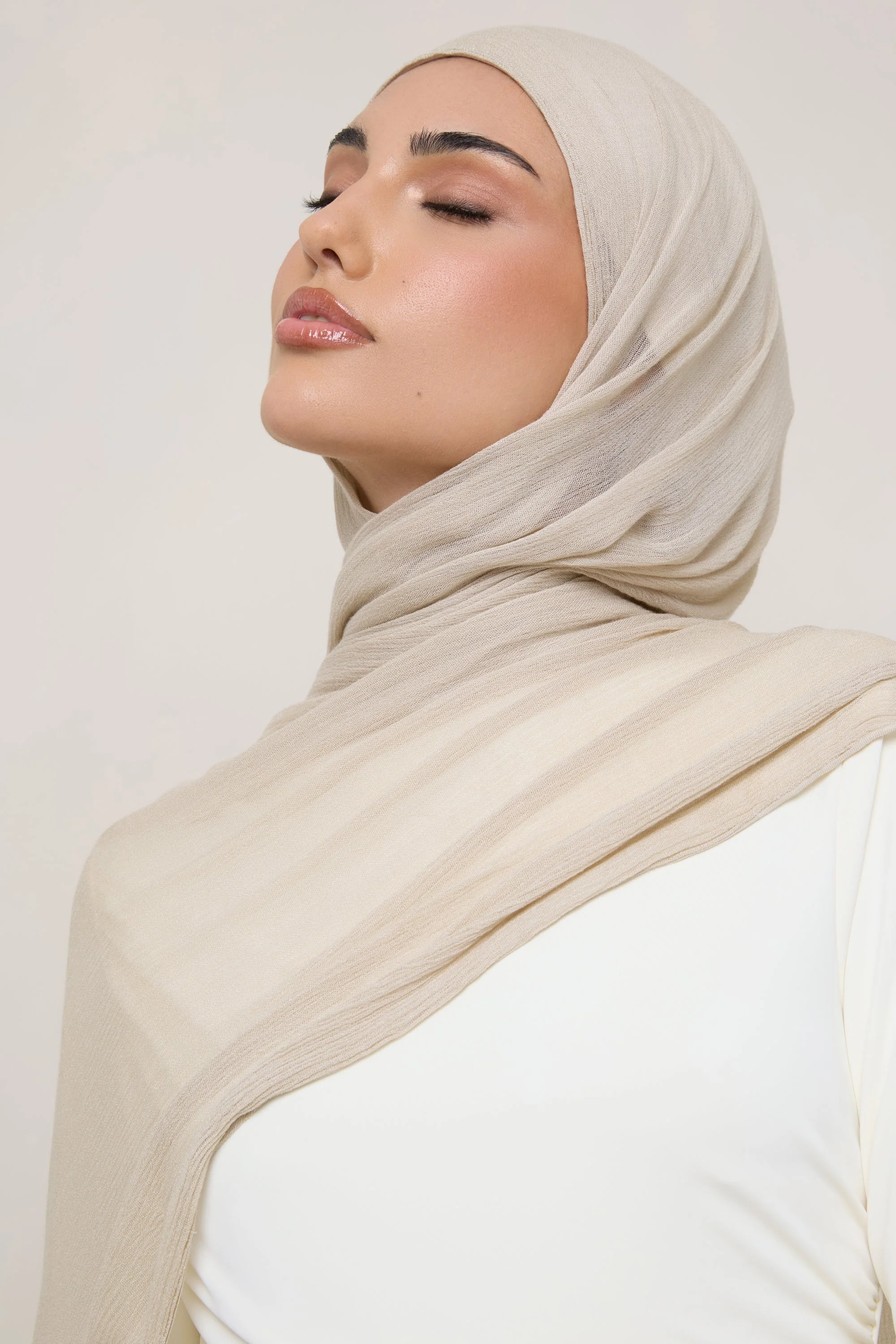 Modal Crinkle Hijab - Beige Fringe - Image 4