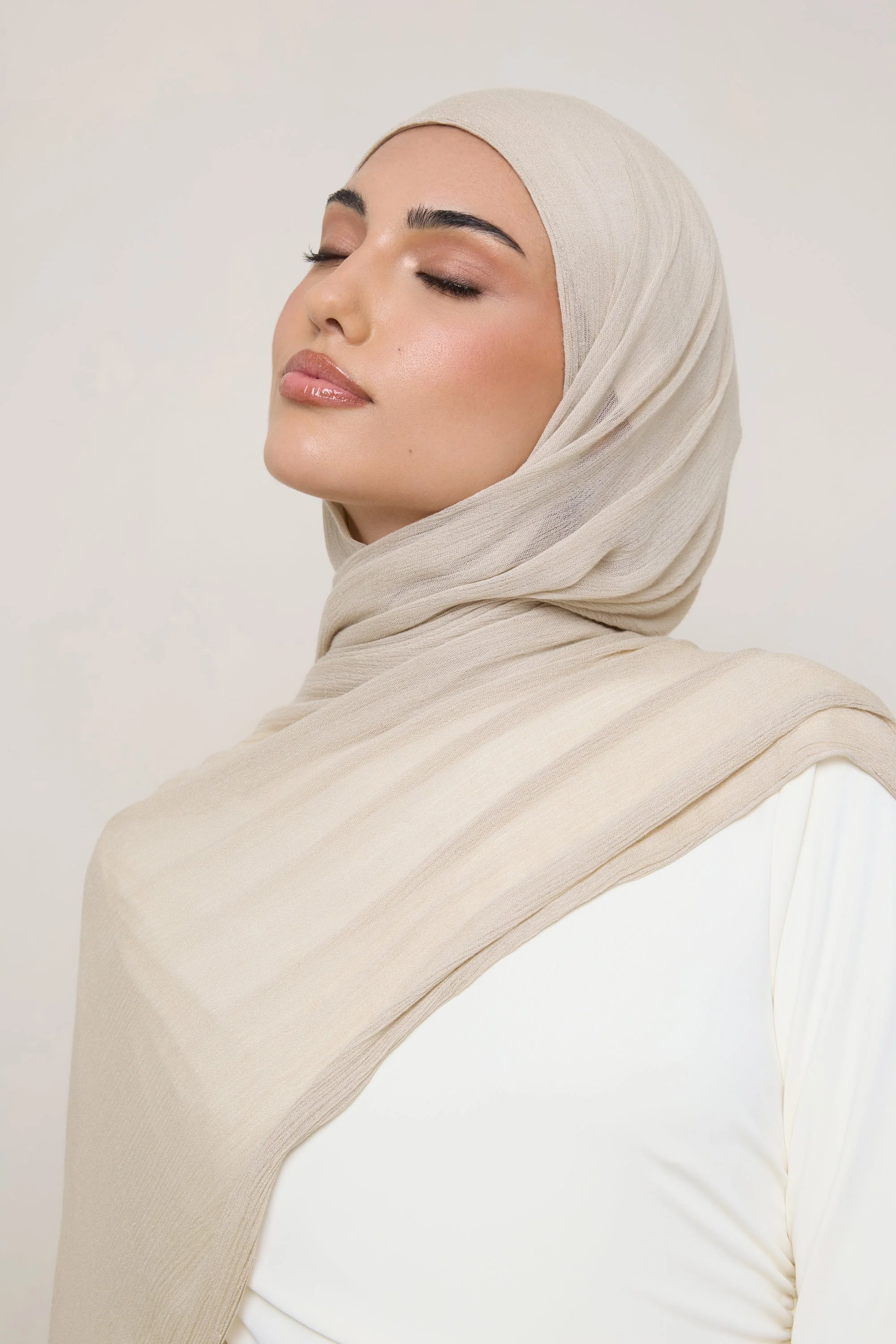 Modal Crinkle Hijab - Beige Fringe - Image 5