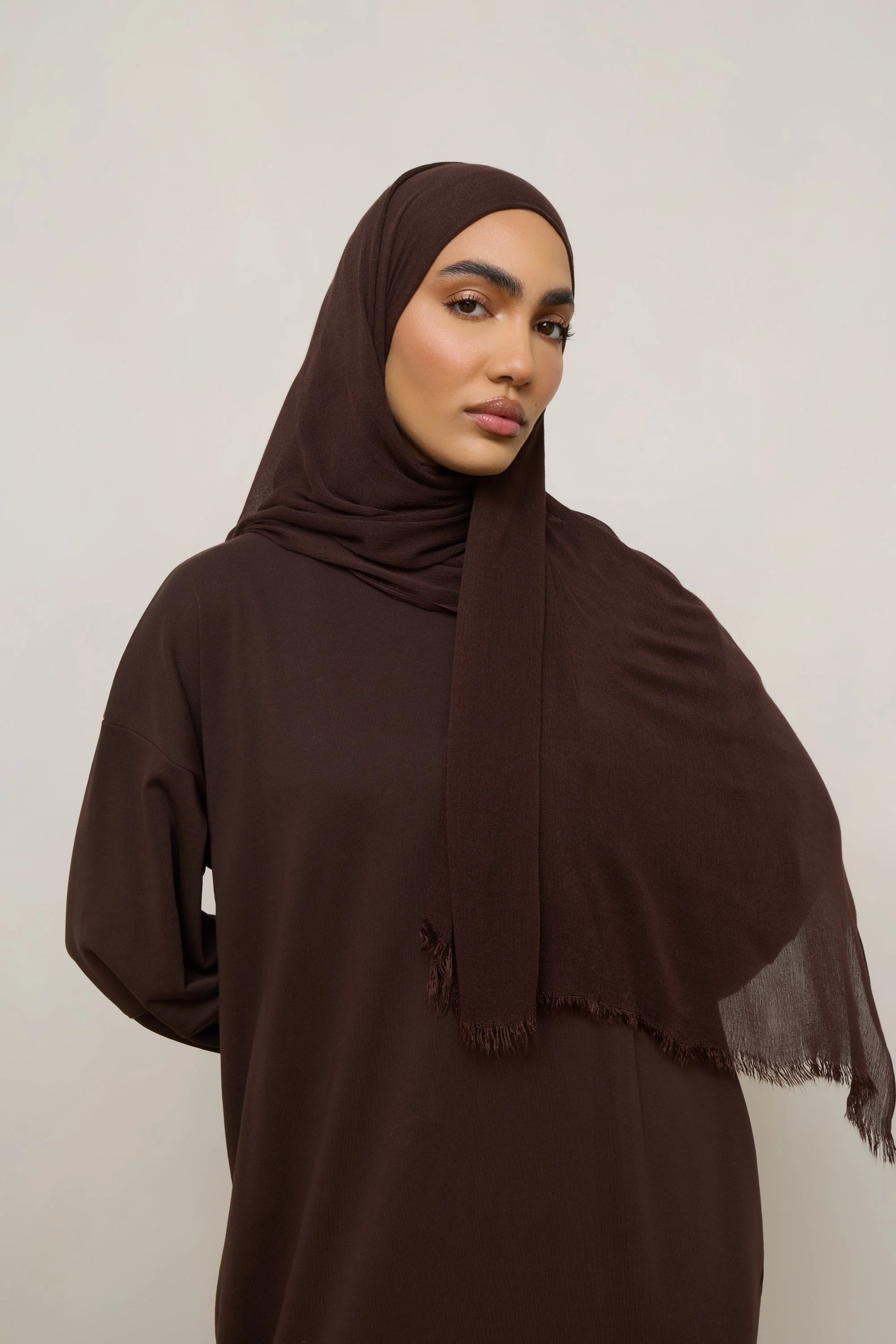 Modal Crinkle Hijab - Chocolate Truffle Fringe - Image 3