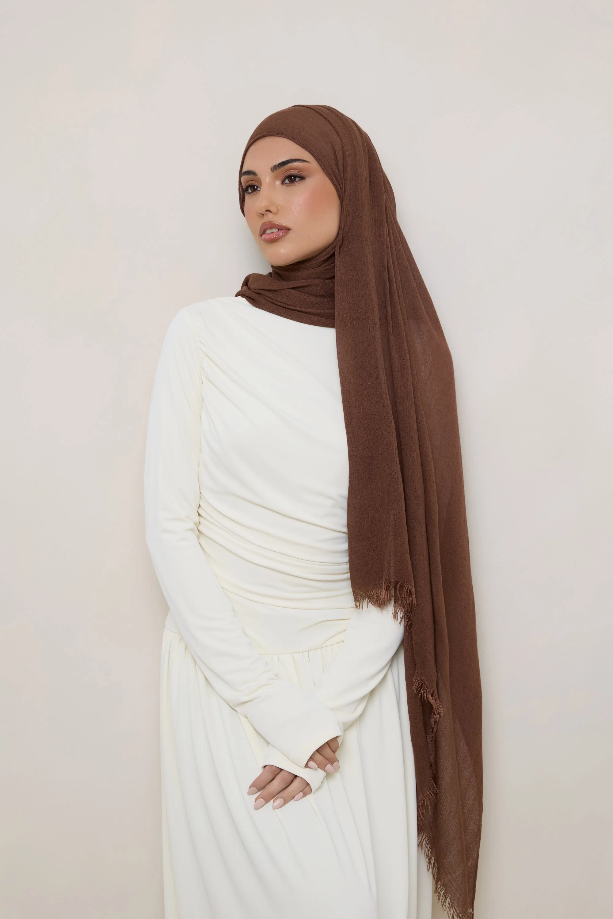 Modal Crinkle Hijab - Coffee Quartz Fringe - Image 5