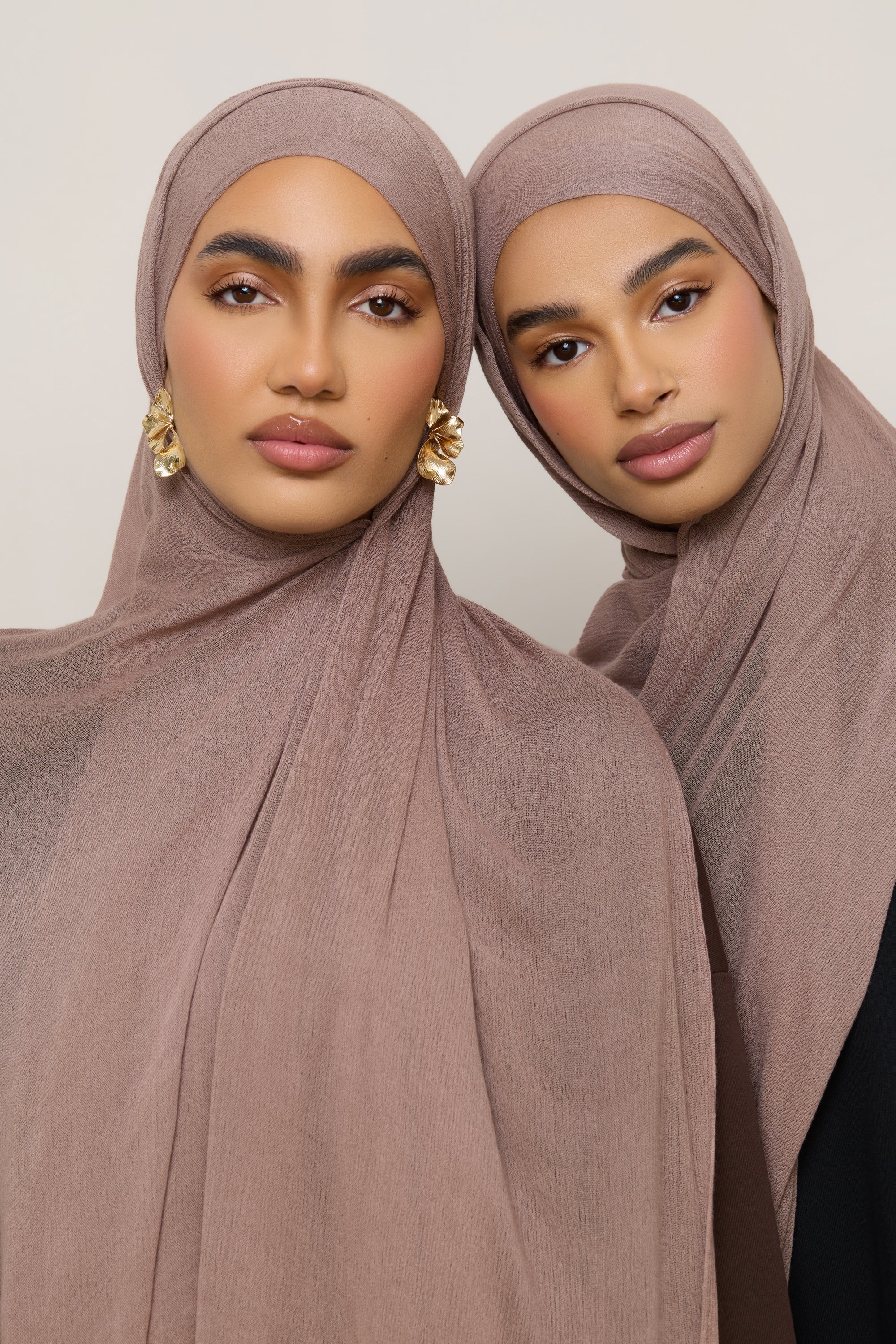 Modal Crinkle Hijab - Deep Taupe Fringe - Image 2