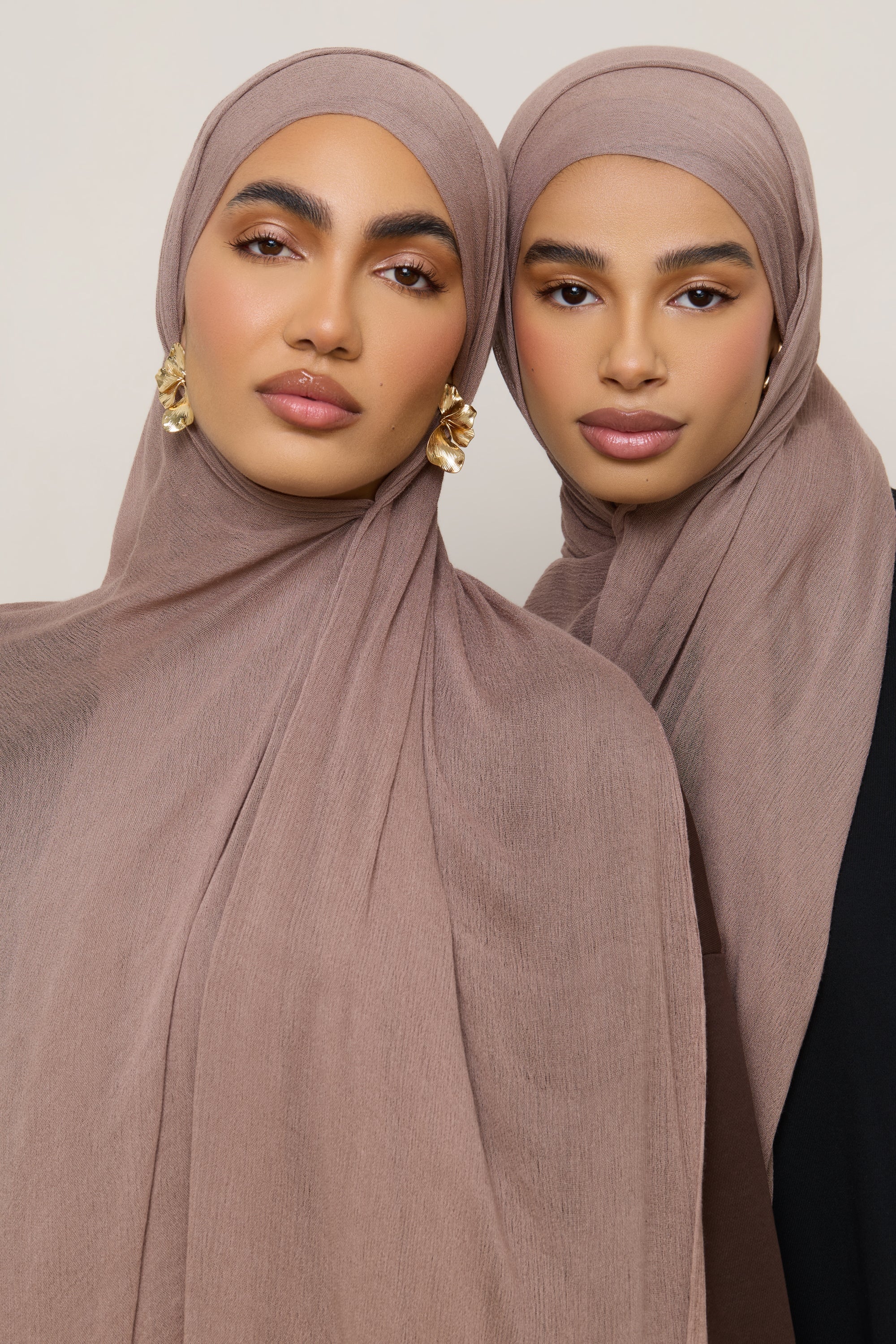 Modal Crinkle Hijab - Deep Taupe Fringe - Image 4