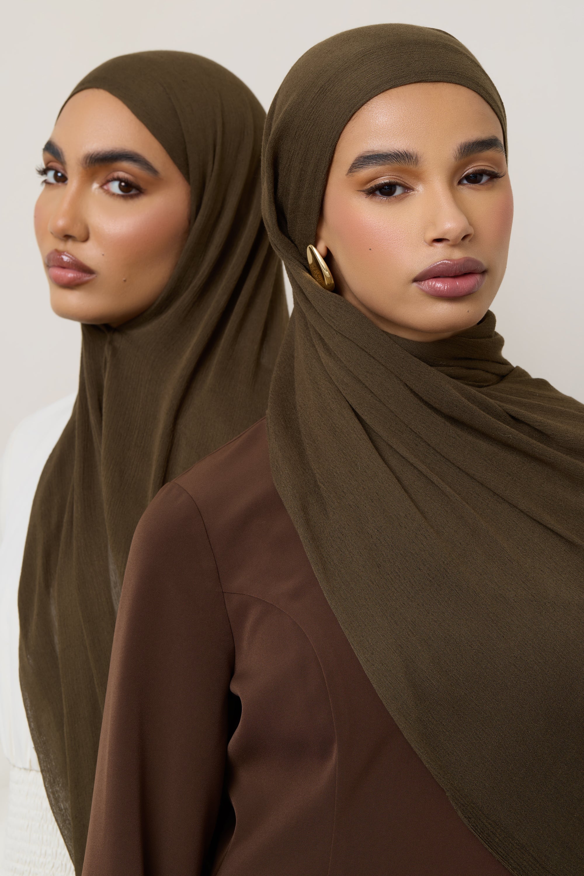 Modal Crinkle Hijab - Olive Fringe - Image 2