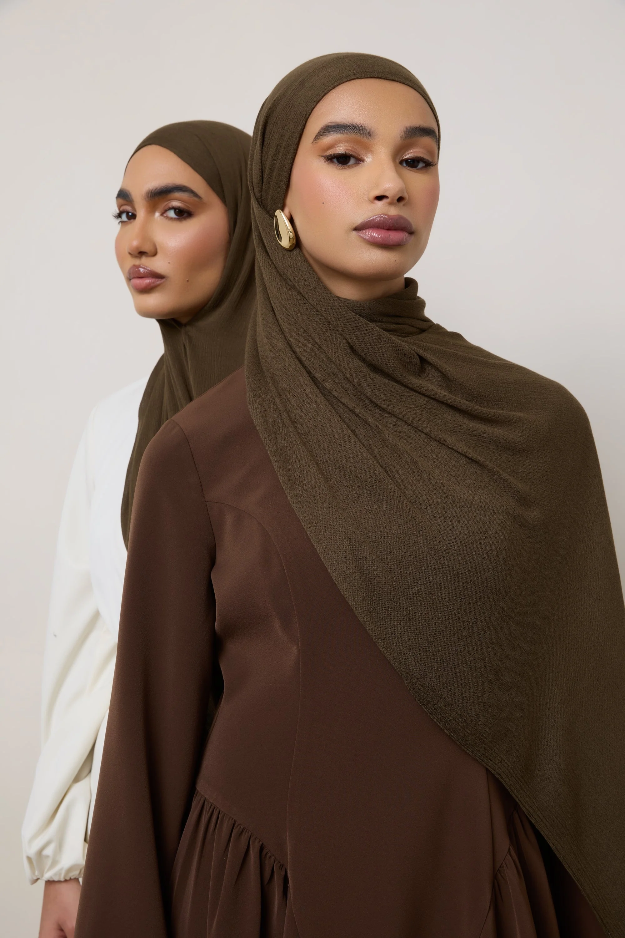 Modal Crinkle Hijab - Olive Fringe - Image 3