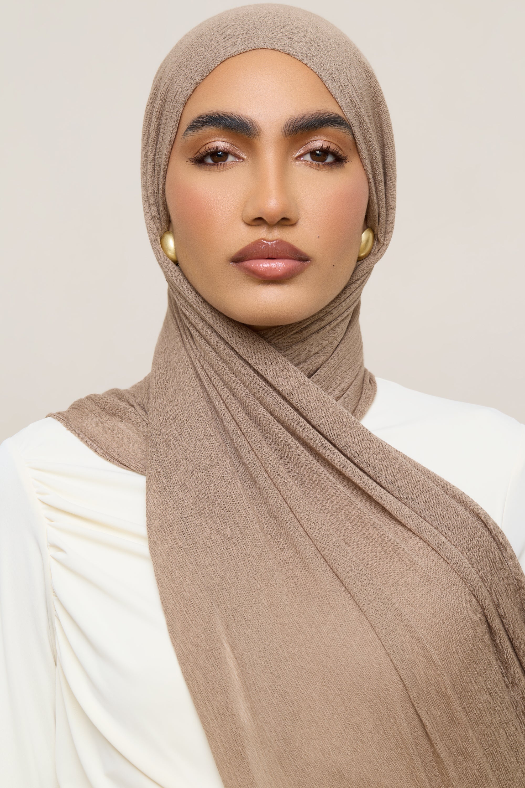 Modal Crinkle Hijab - Truffle Fringe - Image 3
